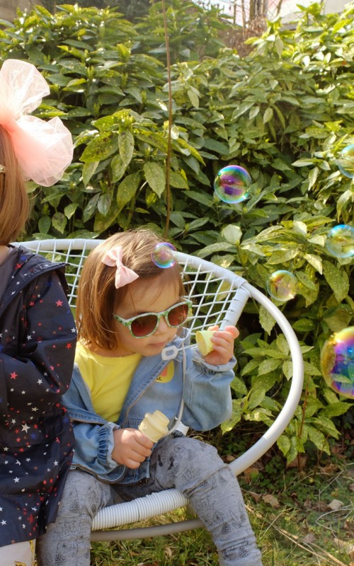 Des bulles et des lunettes de soleil